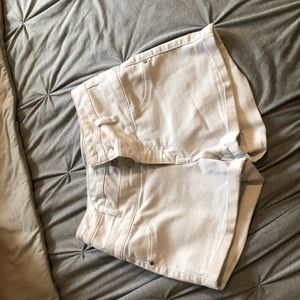 Refuge White shorts